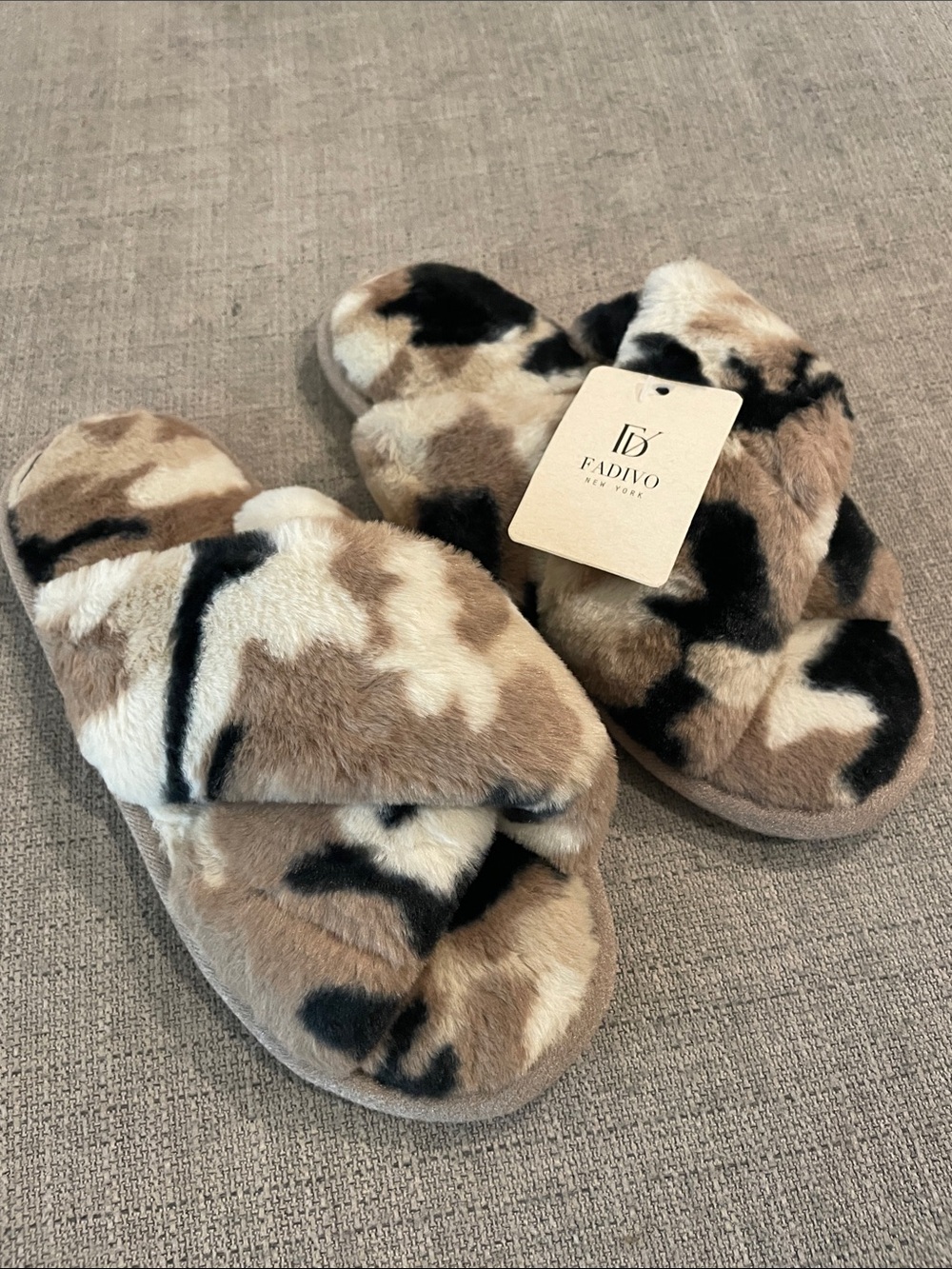Fadivo Women's Plush Cross-Band Slippers — Brown Camo